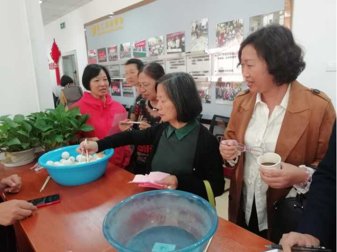 1541490128509027539.png “九九重阳节 浓浓敬老情” 一2018离退休教职工返校活动988.png