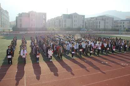 信息工程系隆重举行第七周升旗仪式